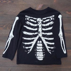 Boy’s skeleton shirt